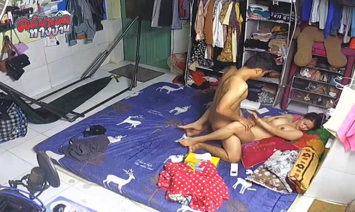 คลิปหลุดทางบ้าน เมียแอบติดกล้องดูผัว เจอเล่นชู้เย็ดกับคนข้างบ้าน เย็ดเสร็จยังมีจับเลียหีด้วย เล่นให้เสียวแบบสุดๆ เย็ดแบบติดใจ